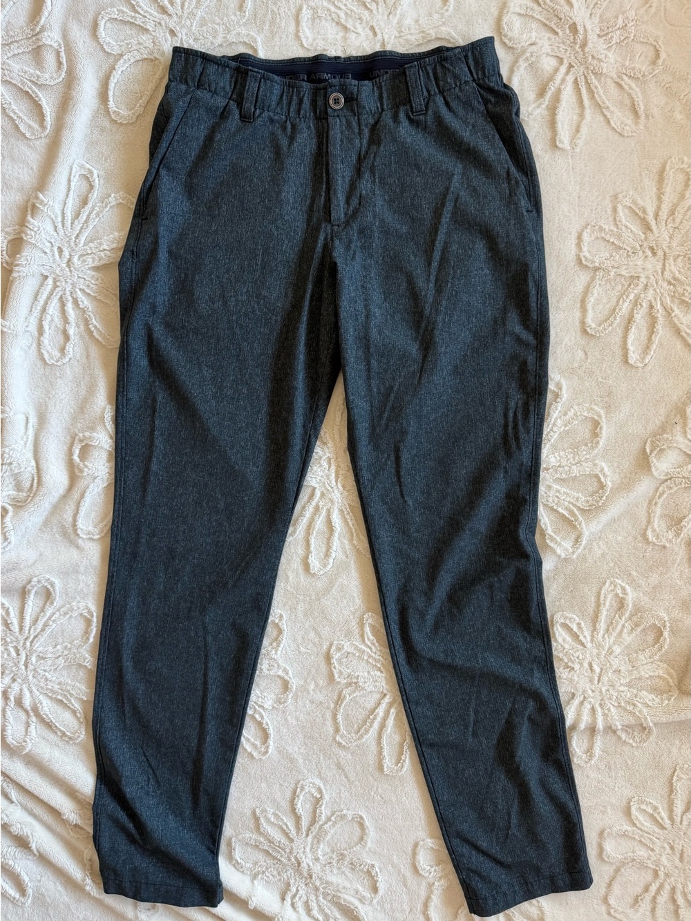 Under Armour Men's Dark Charcoal Gray golf pants Chinos like new 34x34